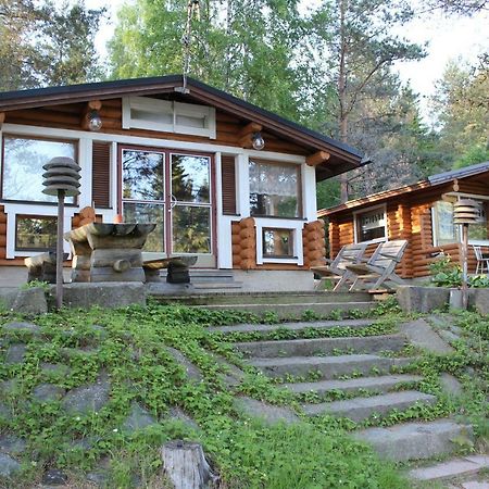 Hirsimoekki Ja Makuuaitta Hotel Karijoki Luaran gambar
