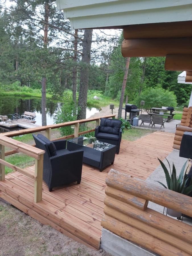 Hirsimoekki Ja Makuuaitta Hotel Karijoki Luaran gambar