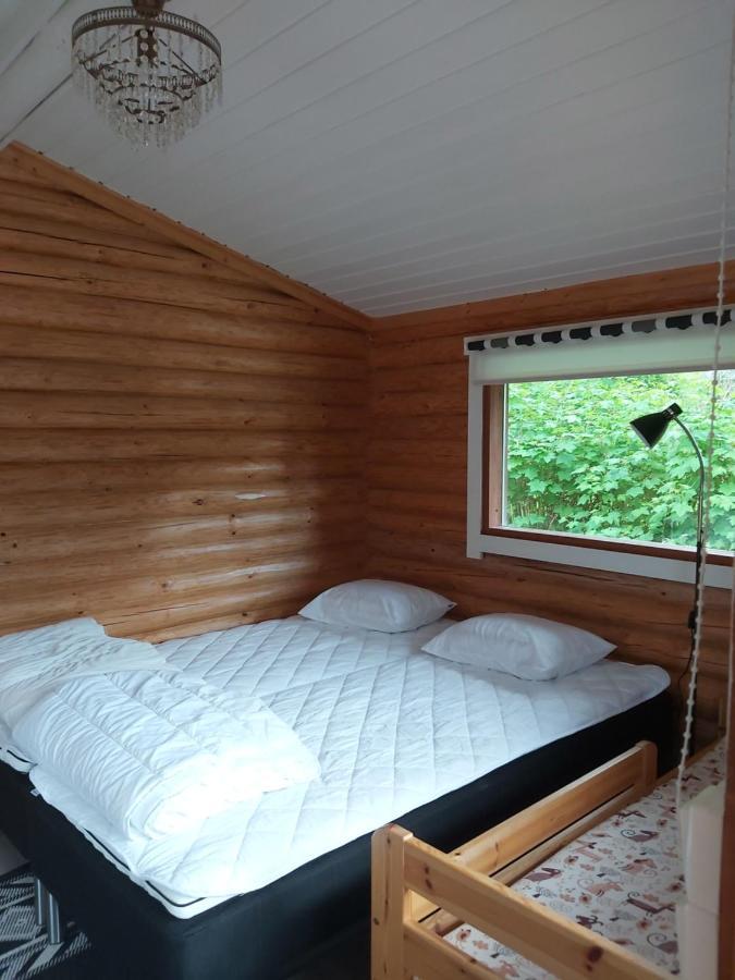Hirsimoekki Ja Makuuaitta Hotel Karijoki Luaran gambar