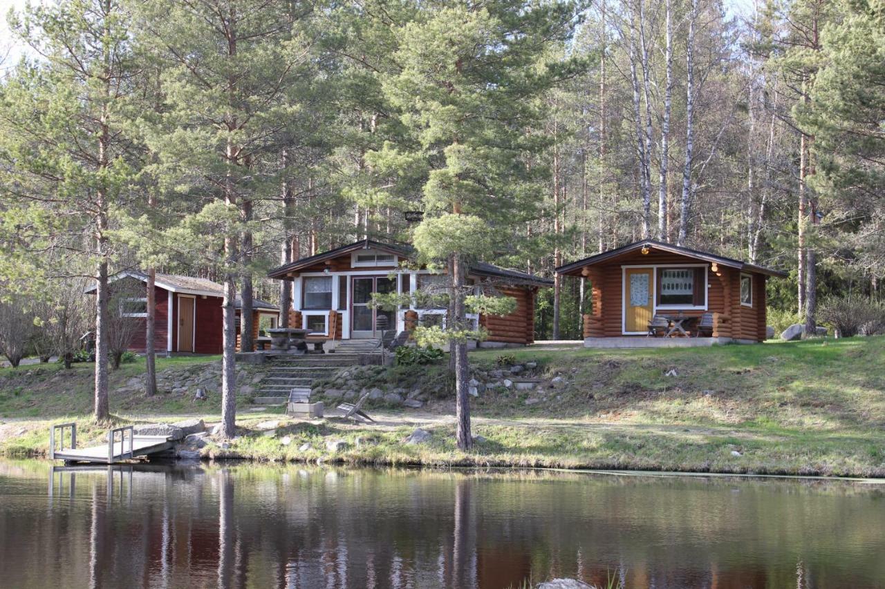 Hirsimoekki Ja Makuuaitta Hotel Karijoki Luaran gambar