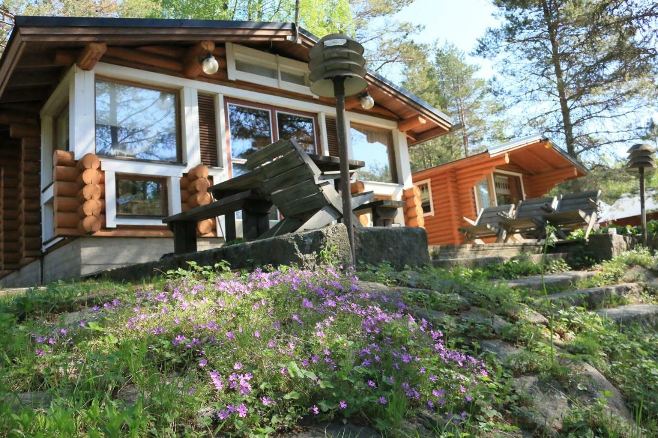 Hirsimoekki Ja Makuuaitta Hotel Karijoki Luaran gambar